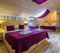 Семейный мансардный номер в Galla