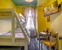 Стандарт без удобств с видом на канал Грибоедова в У Дома Книги