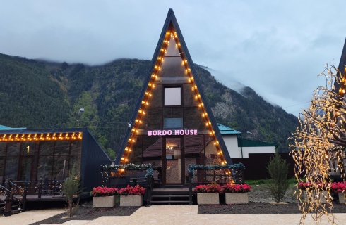 с. Эльбрус: Коттедж Bordo House