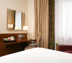 Номер категории «Улучшенный» с большой кроватью (King size) в Hilton Garden Inn Volgograd
