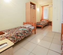 Стандартный 3х местный номер 2 этаж в Green oasis Vavilon
