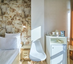 Комфорт Панорамный с балконом и видом на город,  2-х местный с дополнительным местом в Амбассадор