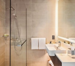 Двухместный номер Superior с видом на сад 2 отдельные кровати в Отель Courtyard by Marriott Baku