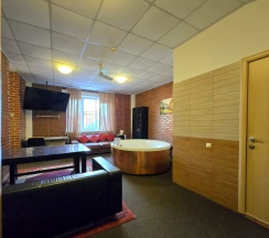 Аква Люкс с джакузи в Guest house Happy family