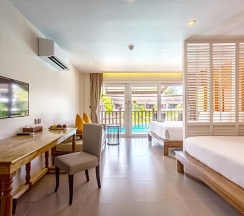Номер Deluxe с видом на бассейн в Arinara Beach Resort Phuket