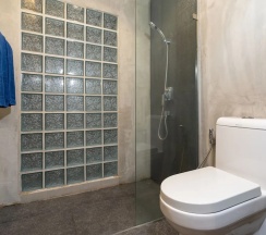 Вилла с 2 комнатами с балконом и с видом на горы в Design Duplex P10 in Natural Park Resort