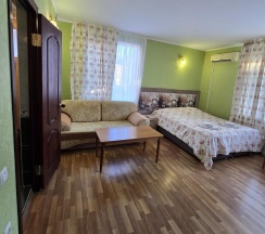 4-местный номер полулюкс в Диана