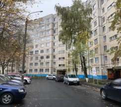 Апартаменты с балконом и с красивым видом из окна в Квартира на проспекте Тракторостроителей 35