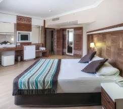 Двухместный номер Standard с балконом 2 отдельные кровати в Отель Royal Towers Kiris