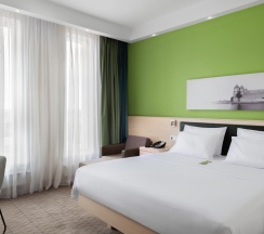 Двухместный номер Улучшенный с видом на город двуспальная кровать в Hampton by Hilton Minsk City Centre