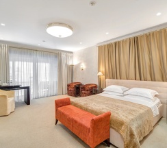 Люкс с видом на море  в Ревиталь Парк