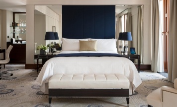 Номер Премьер Кинг в Four Seasons Hotel Moscow
