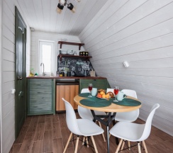 Двухместный коттедж Comfort с красивым видом из окна двуспальная кровать в Papino village