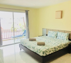 Номер Standard в ME Hotel Beach View