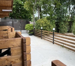 Четырёхместный номер Standard с балконом в Good House Abh