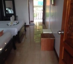 Семейный номер Standard с балконом в Phi Phi Jungle Hill Bungalow
