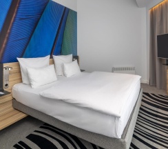 Номер полулюкс с 1 двуспальной кроватью в Novotel