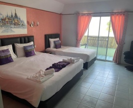 Трёхместный номер Standard с балконом в Samui Green Hotel