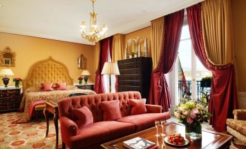 Двухместный полулюкс с видом на озеро двуспальная кровать в Hotel d'Angleterre Geneva
