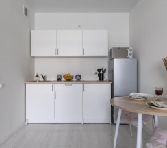Апартаменты студия Черная лилия ApartaMIA в Семейный уголок