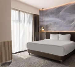 Полулюкс с видом на Кремль с одной большой кроватью в Cosmos Selection Moscow Arbat