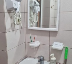 Двухместный номер Standard с балконом и с красивым видом из окна (двуспальная кровать) в Ахра