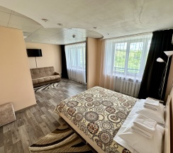 СТАНДАРТ СЕМЕЙНЫЙ с двуспальной кроватью в Сталагмит