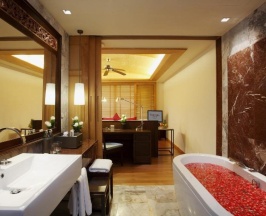 Двухместный номер Premium Deluxe с балконом двуспальная кровать в Отель Centara Grand Beach Resort Phuket 