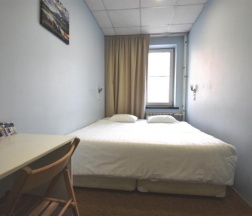 Двухместный номер с кроватью размера «king-size» в ID Hostel