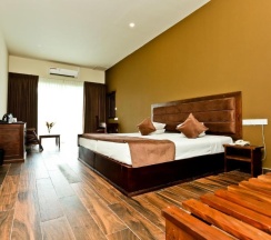 Двухместный номер Deluxe с балконом двуспальная кровать в Golden Star Beach Hotel