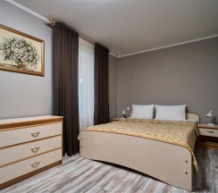 Коттедж с одной спальней в Салют