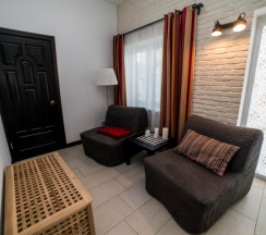 100 - Четырехместные апартаменты с террасой в Азов Инн