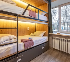 11. Кровать в общем 6-местном номере для мужчин в M&dHost