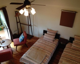 Двухместный номер Standard с видом на сад 2 отдельные кровати в Akachichi Guesthouse