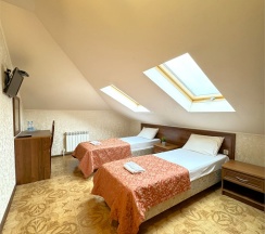 Двухкомнатный семейный четырехместный с балконом и доп местом (4 этаж) в Атриум