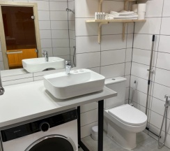 Коттедж с 2 комнатами с балконом в Хорошее место