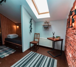 Кровать в 6-местном общем номере в Юсенги