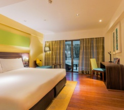 Двухместный номер Standard с балконом двуспальная кровать в Отель Holiday Inn Resort Phuket Karon Beach by IHG