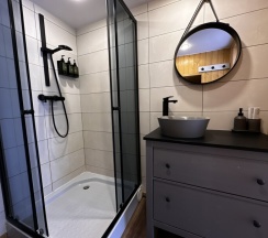 Геокупол на первой линии в Майтри кэмп на Финском заливе