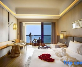 Двухместный номер Superior с видом на море двуспальная кровать в Harman Resort Hotel Sanya