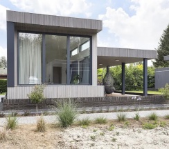 Коттедж в Modern House With Beautiful Terrace, Near Almelo