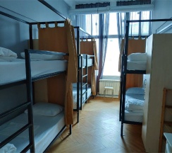 Верхнее место в женском 6ти местном номере №406 в Bla Bla Hostel