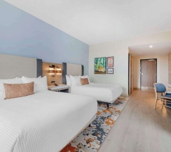 Четырёхместный номер Standard в Cambria Hotel Austin Downtown