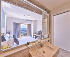 Двухместный номер Deluxe с видом на море 2 отдельные кровати в Hera Hotel