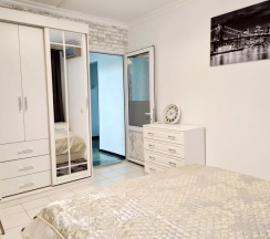 Апартаменты с 2 комнатами с красивым видом из окна в Turist Apartments