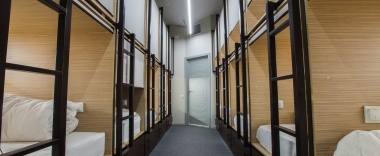 Верхняя капсула в Buran Capsule Hotel