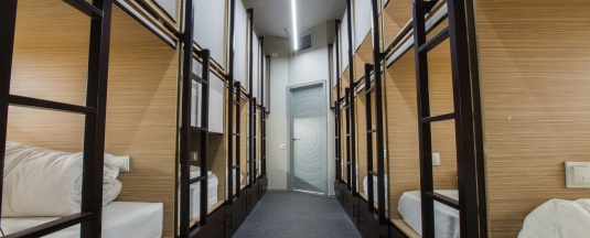 Верхняя капсула в Buran Capsule Hotel