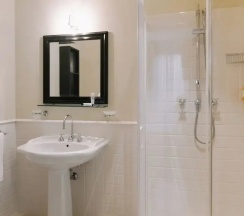 Двухместный номер Deluxe с видом на канал (двуспальная кровать) в Отель IH Hotels Venezia Salute Palace