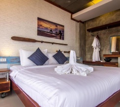 Двухместный номер Standard с видом на море двуспальная кровать в Windy Sea View Resort