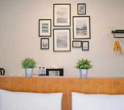 Люкс с видом на горы в The Arbern Hostel x Bistro